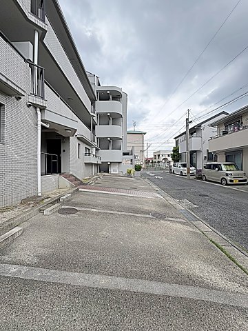 3/3 駐車場