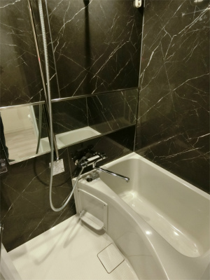 25/30 エントランス