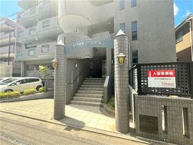 16/16 エントランス