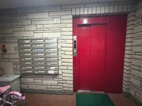 14/14 エントランス