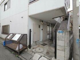 16/16 エントランス