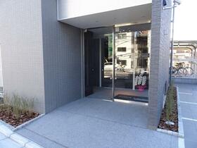 2/2 エントランス