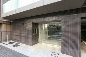 2/2 エントランス