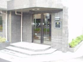 16/16 エントランス