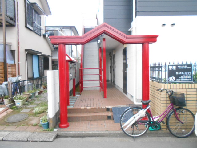 21/28 エントランス