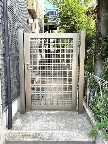 2/2 エントランス