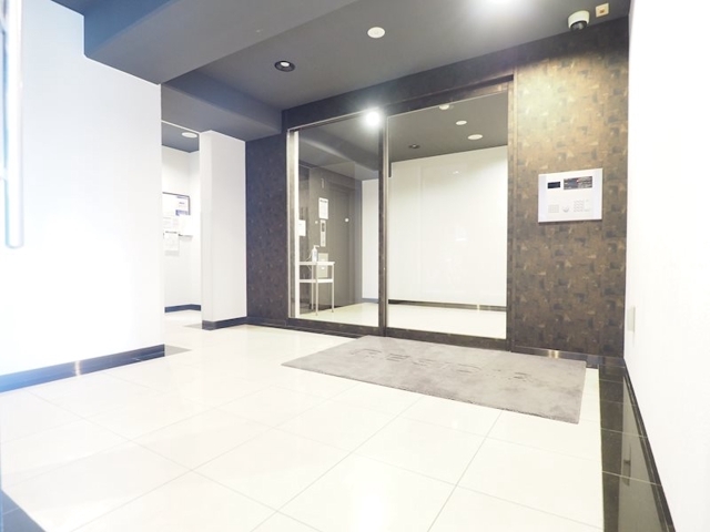 18/19 エントランス