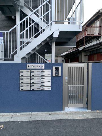 13/16 エントランス