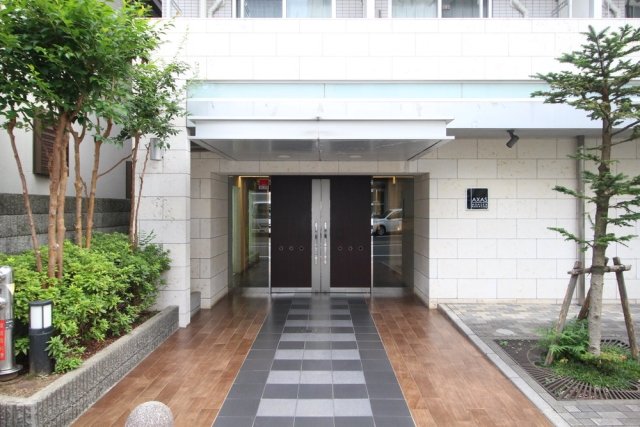 27/30 エントランス