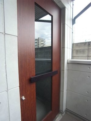 13/17 エントランス