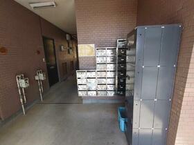 16/16 エントランス