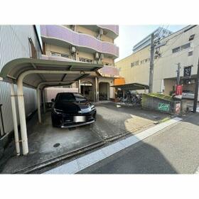 16/16 駐車場