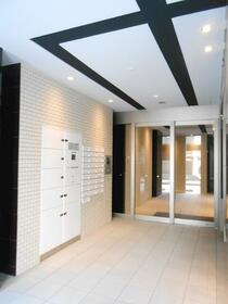 16/16 エントランス