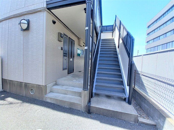 18/19 エントランス