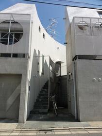 16/16 エントランス