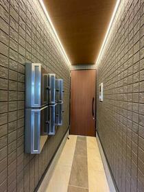 16/21 エントランス