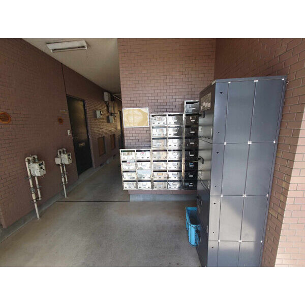 5/5 エントランス