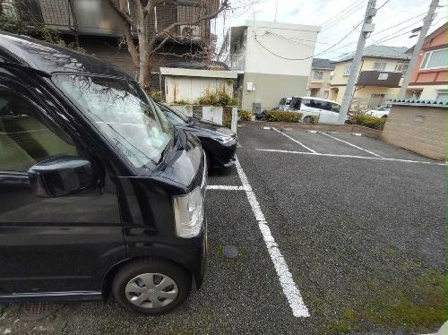 14/14 駐車場