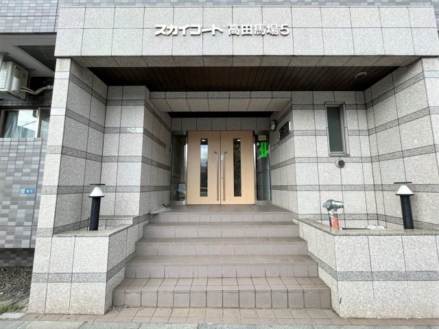 21/23 エントランス