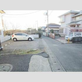 16/17 駐車場