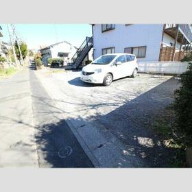 17/17 駐車場