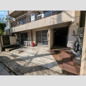 16/16 エントランス