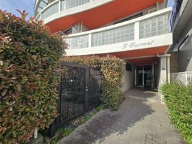 16/16 エントランス