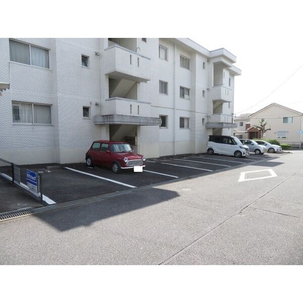 14/21 駐車場