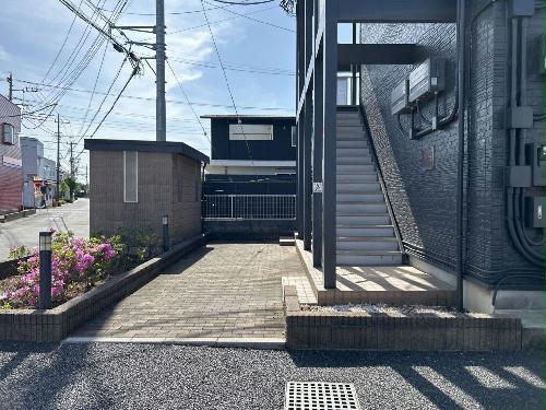 13/14 エントランス