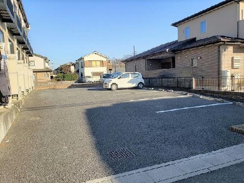 2/2 駐車場