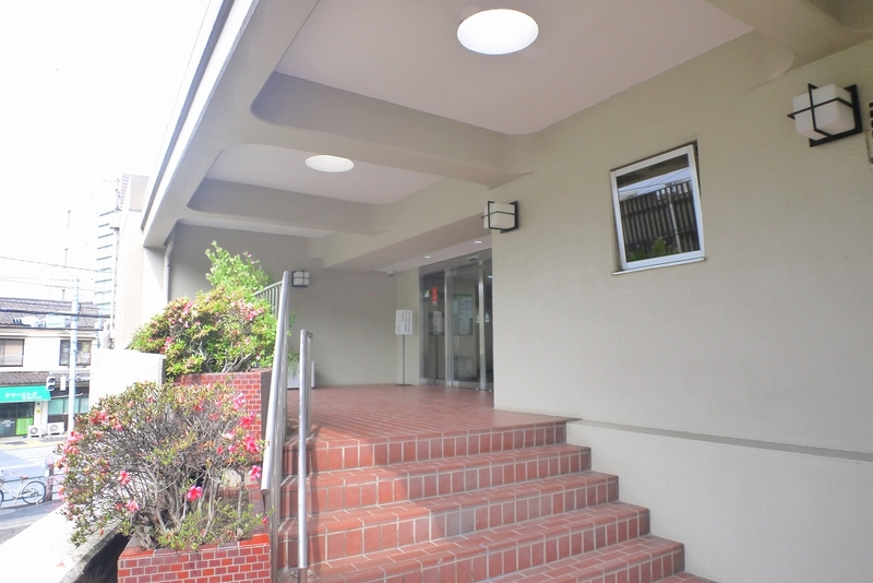 23/23 エントランス