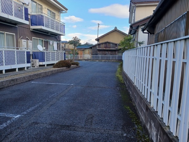13/20 駐車場