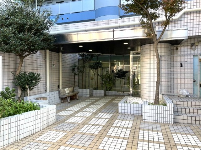 17/20 エントランス