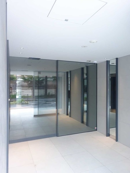 14/14 エントランス