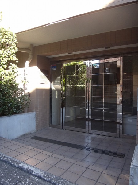 13/14 エントランス