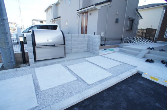 16/27 エントランス