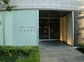 16/16 エントランス