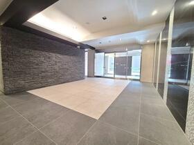 13/14 エントランス