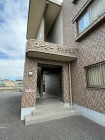 16/16 エントランス