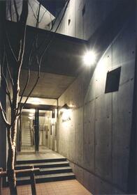 16/16 エントランス