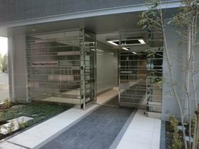 14/15 エントランス