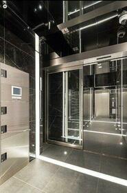 16/16 エントランス