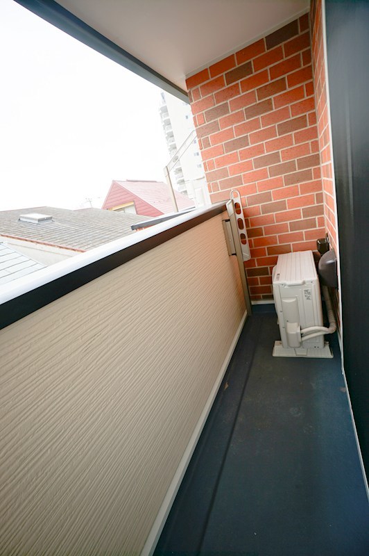 13/22 バルコニー