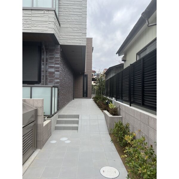 17/17 エントランス