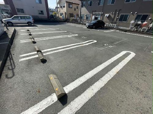 13/18 駐車場