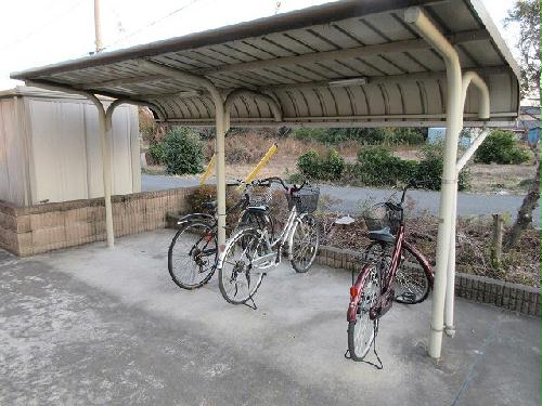 13/13 駐車場