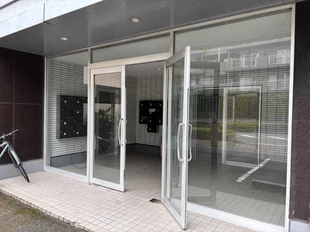 21/25 エントランス