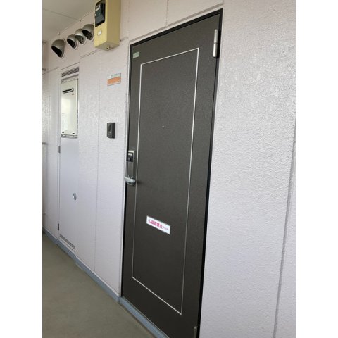 13/23 玄関