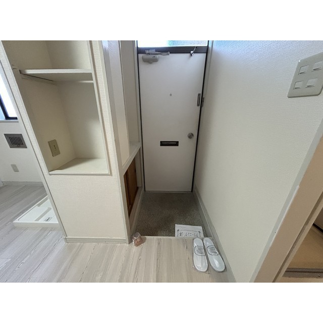 13/27 玄関