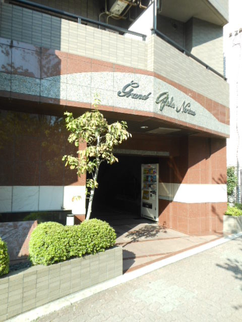 23/29 エントランス